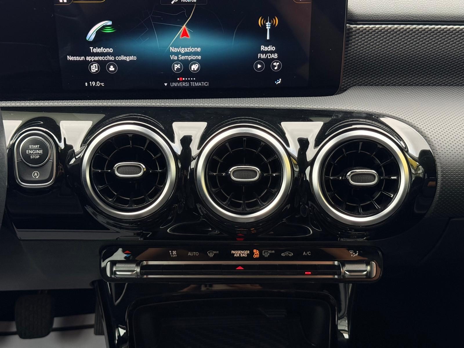 Mercedes-benz A 180 Sedan Premium pack AMG 136cv
